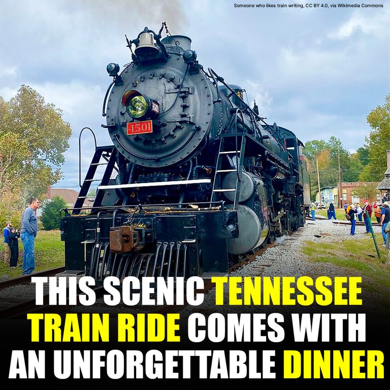 This Tennessee Dinner Train Turns Date Night Into a Moving Adventure