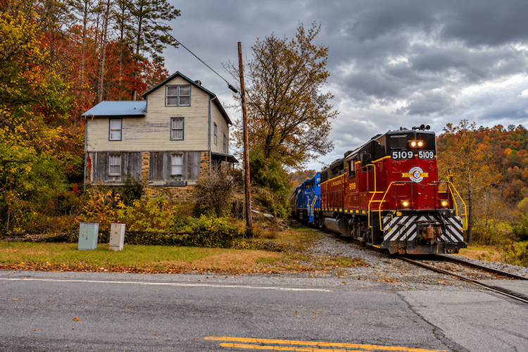 7 Tennessee Train Rides Ranked by Price, and One Costs Way Less Than You’d Think